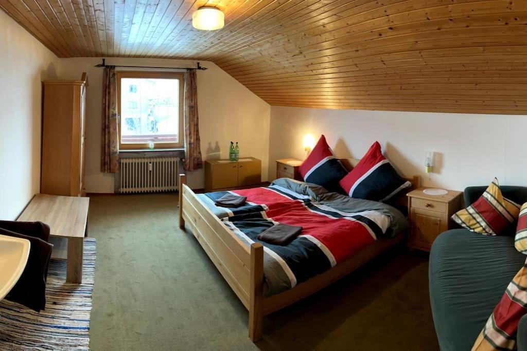 Schoene Unterkunft Mit Parkplatz Und Bikergarage Ohne Kueche Missen-Wilhams Exterior photo
